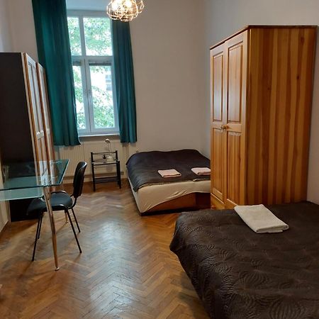 Apartment Mariacki Tower Kraków Exteriör bild